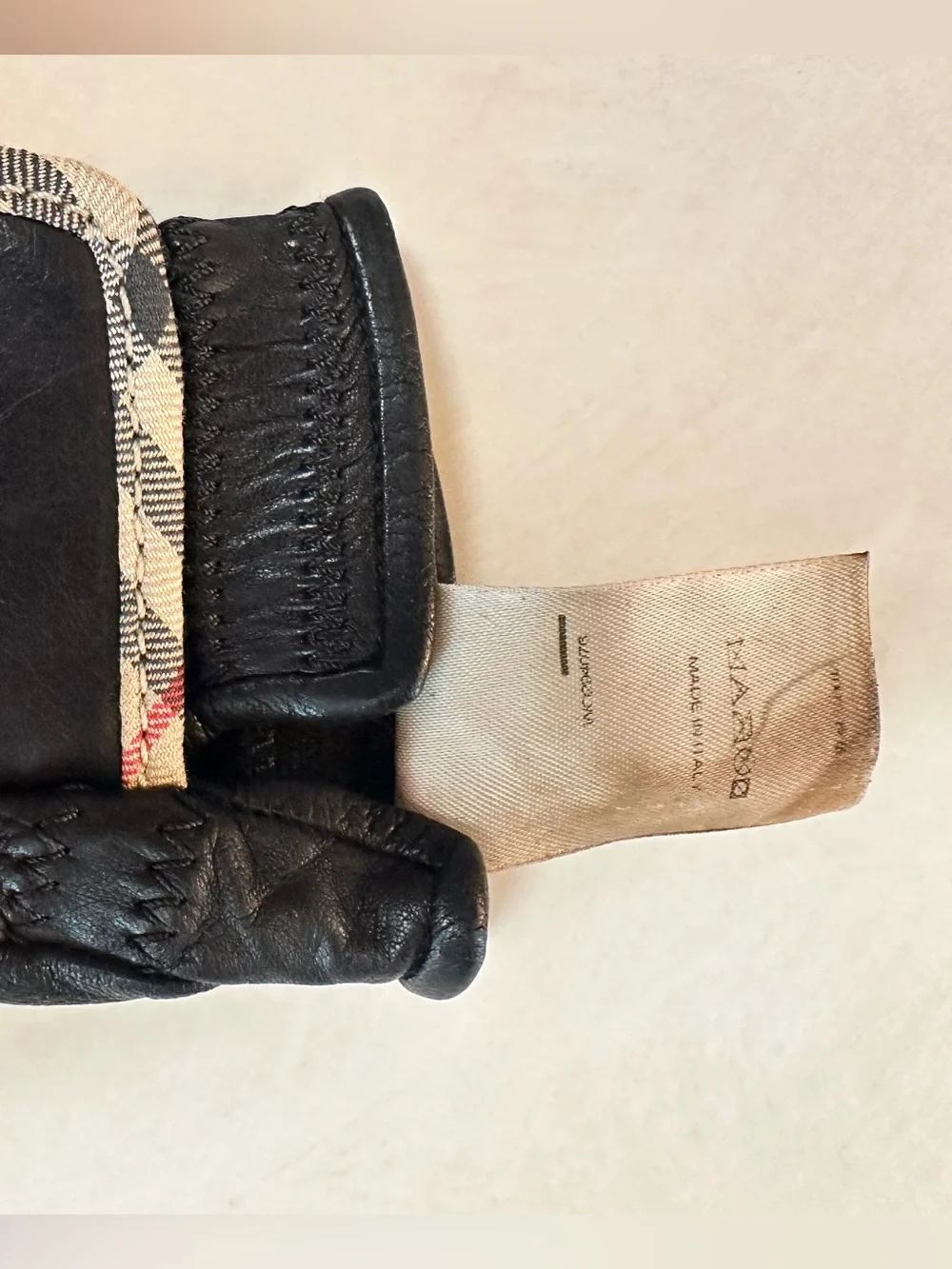 Rare Burberry Black Leather Women’s Golf Glove